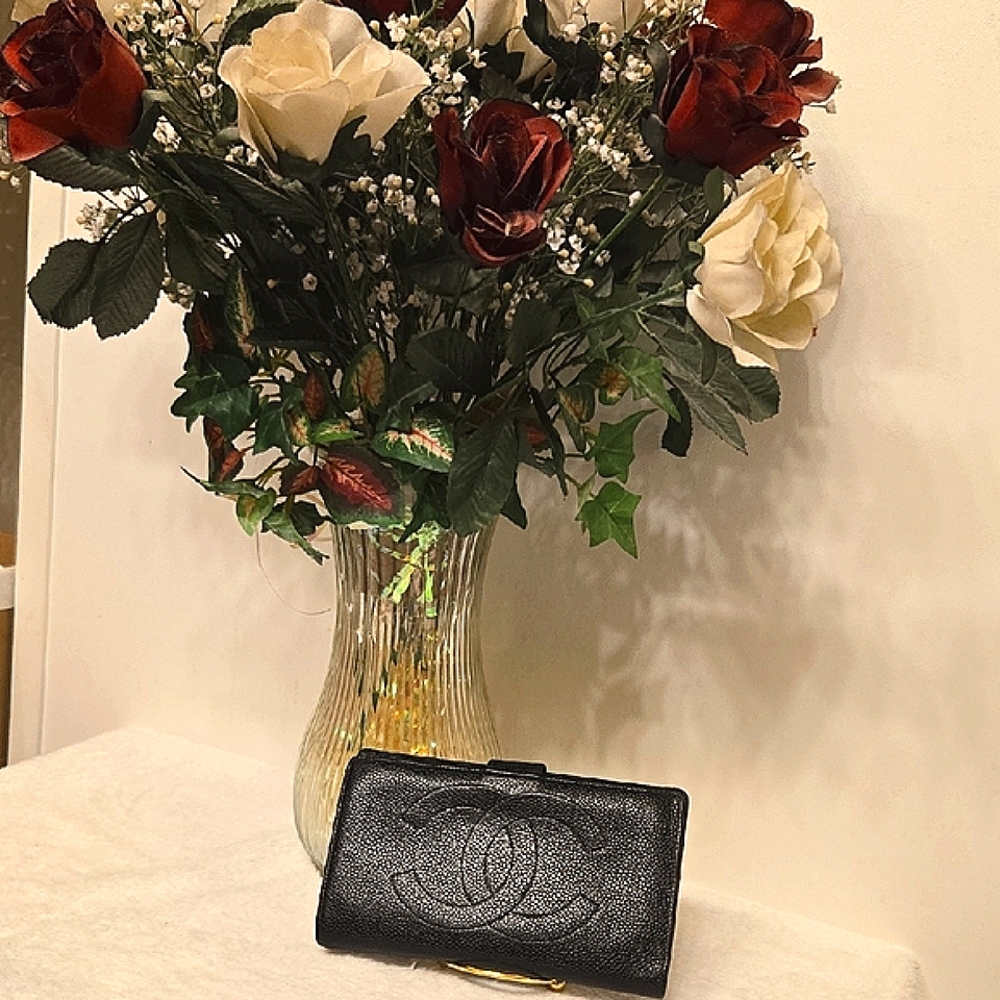 Chanel Black Vintage Caviar Leather Wallet  Full Inclusion